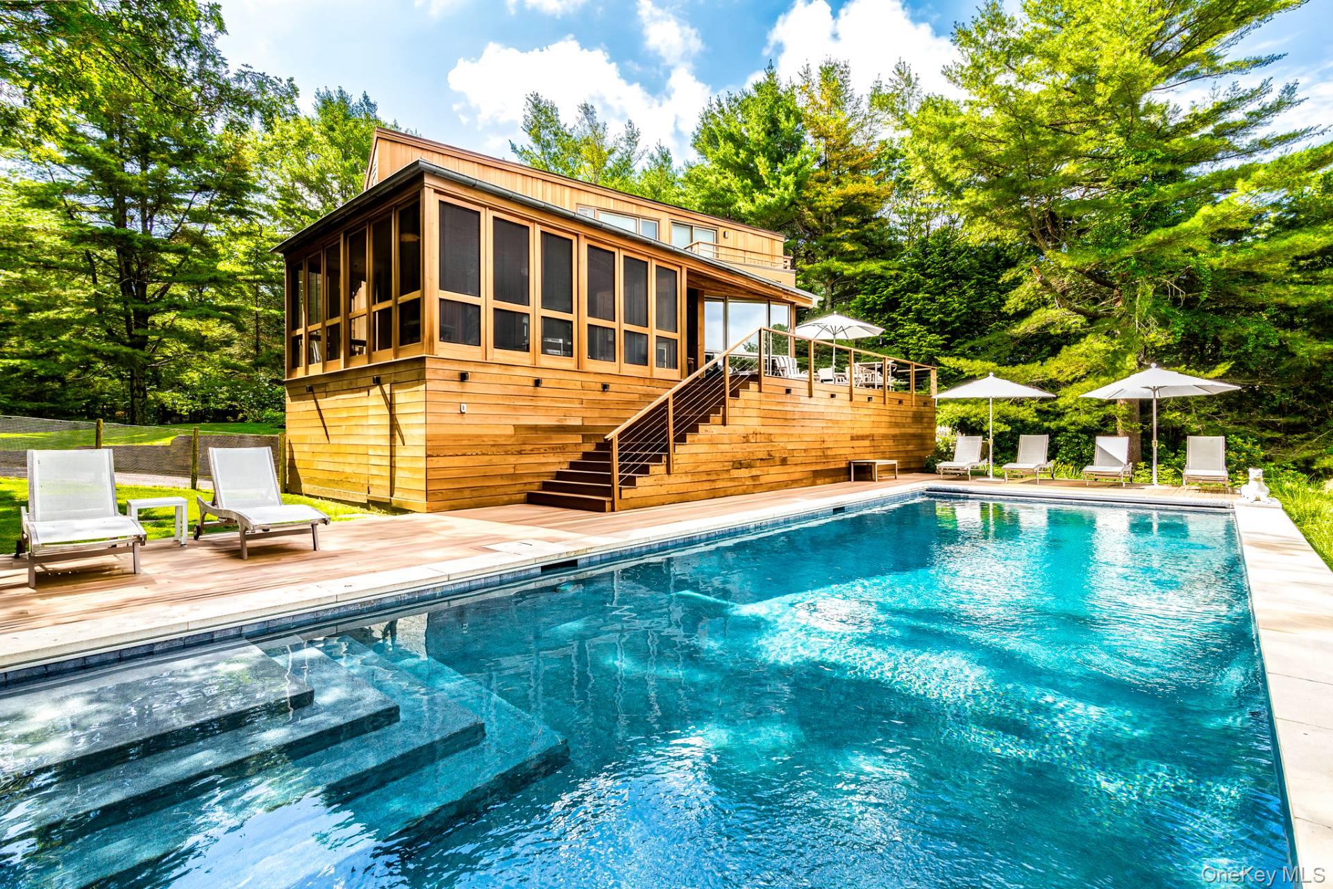 305 Two Holes Of Water Road, East Hampton, NY 11937