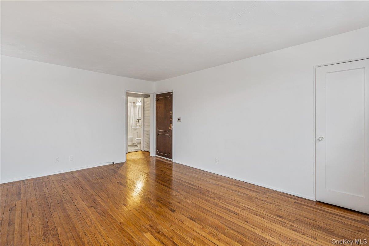 19918 19th Avenue # 18, Whitestone, NY 11357