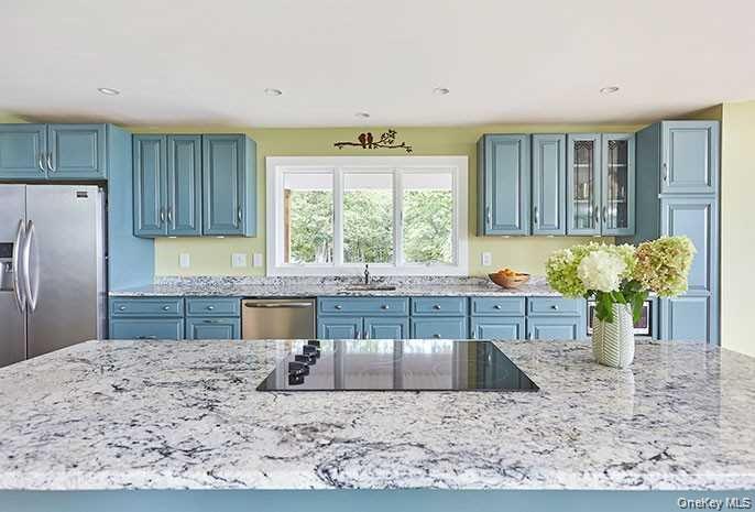 21 Contentment Lane, Red Hook, NY 12571