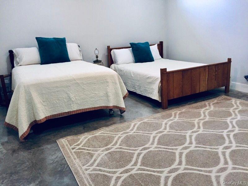 21 Contentment Lane, Red Hook, NY 12571