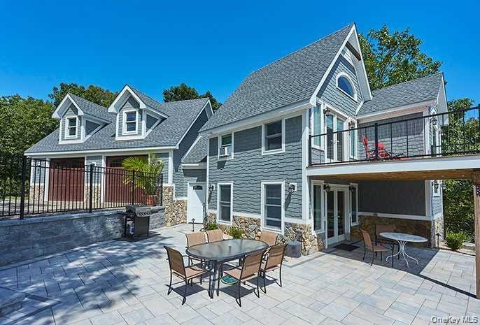 21 Contentment Lane, Red Hook, NY 12571