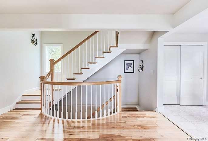 21 Contentment Lane, Red Hook, NY 12571