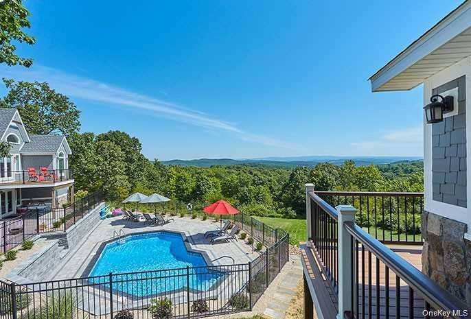 21 Contentment Lane, Red Hook, NY 12571