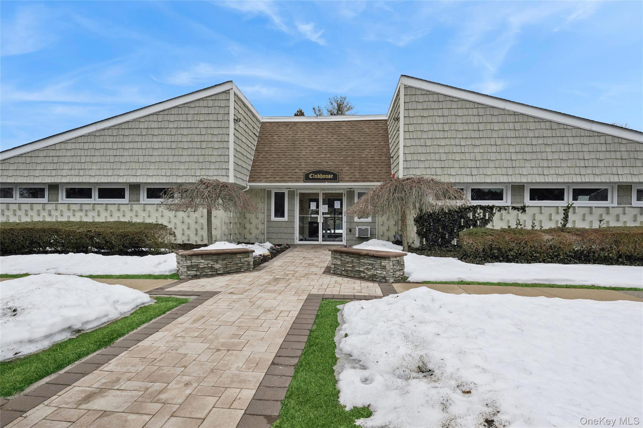 25 Freemont Lane, Coram, NY 11727