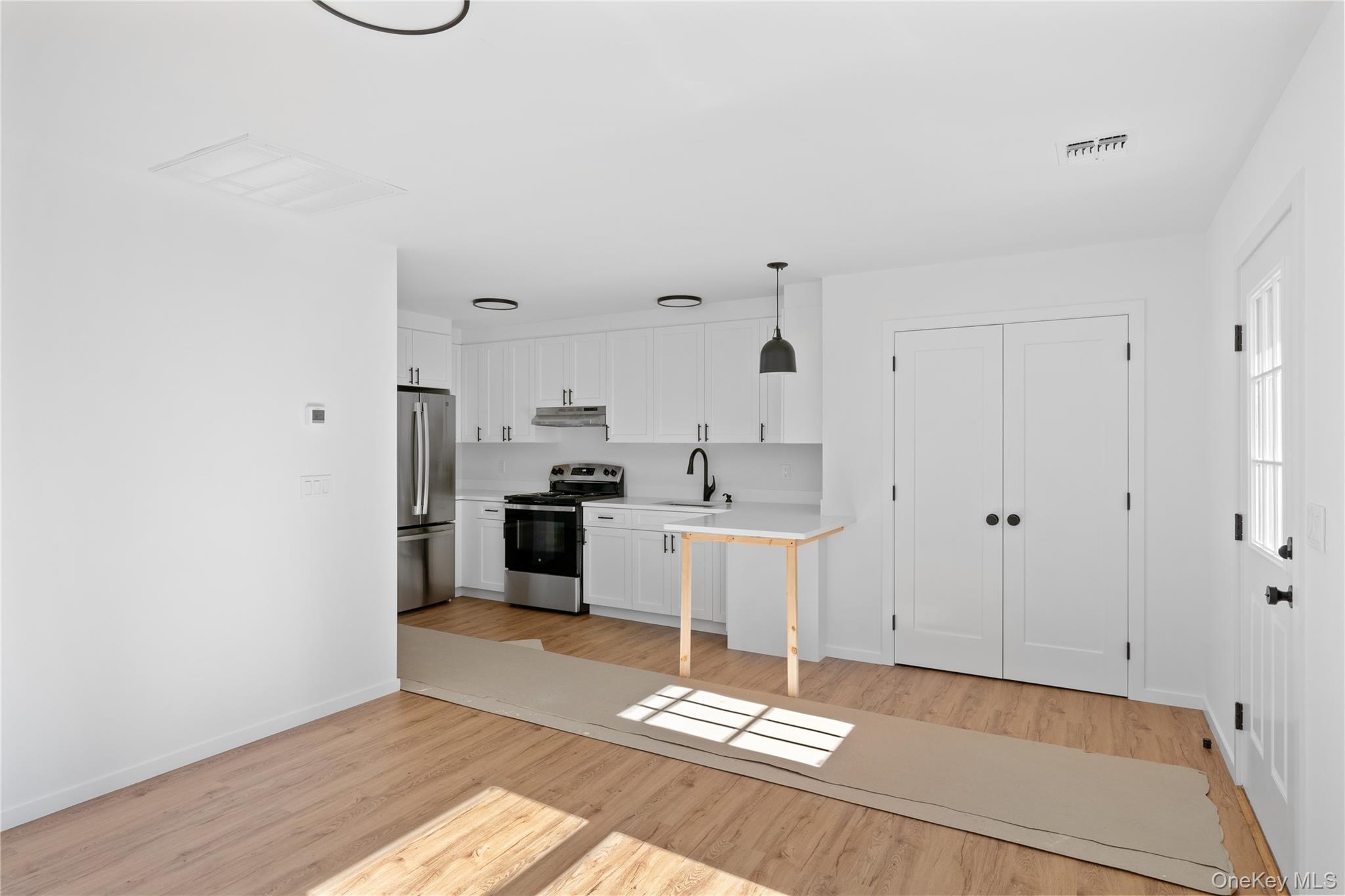 20 Mortimer Street, Westhampton, NY 11978