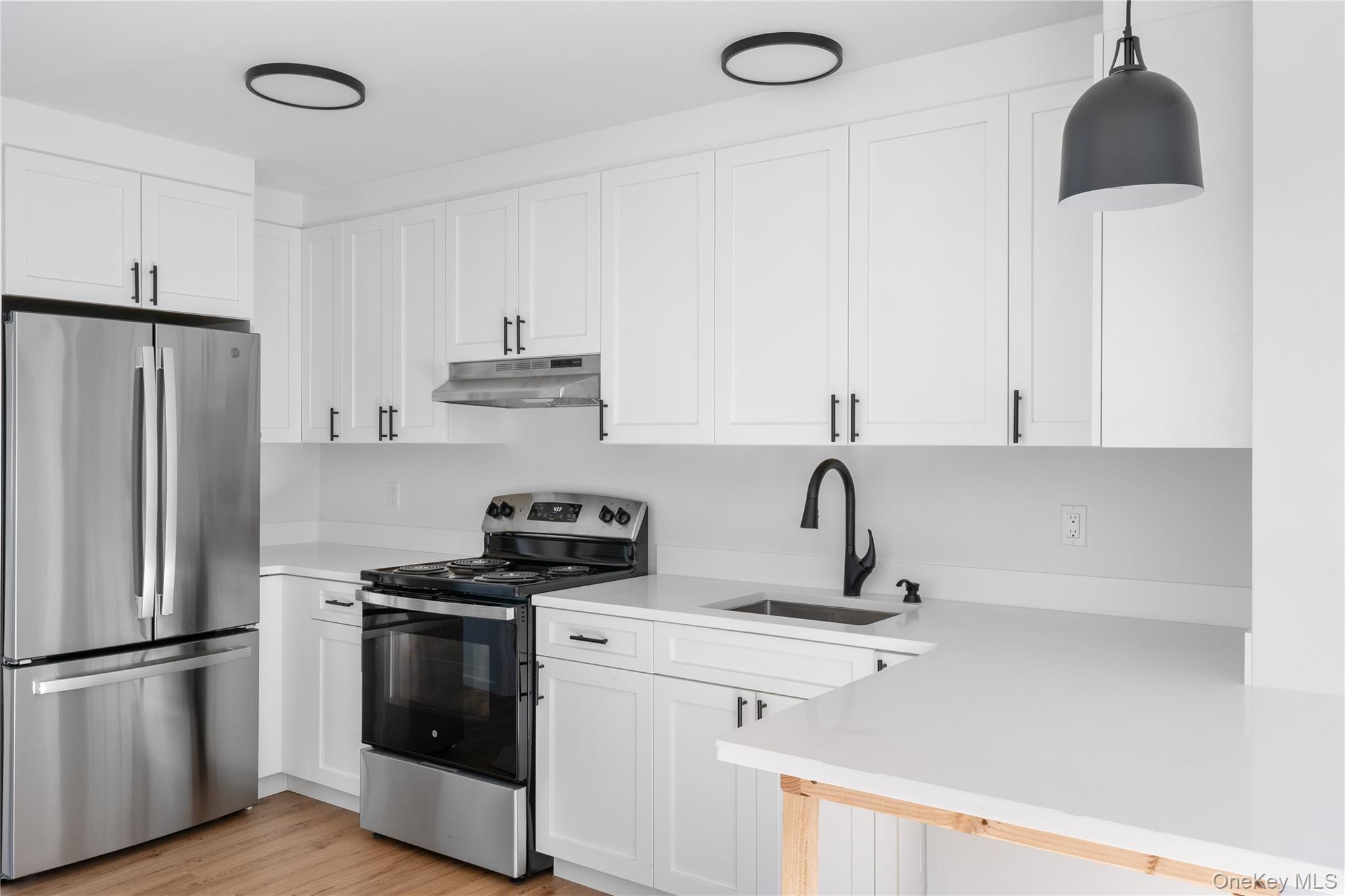 20 Mortimer Street, Westhampton, NY 11978