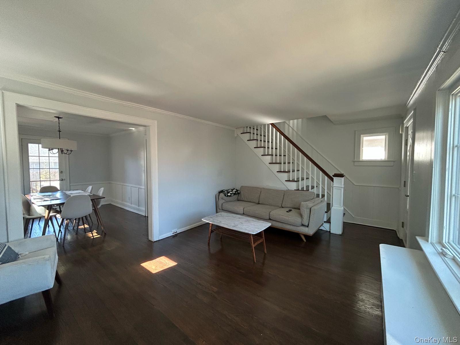 17 Cottonwood Road, Port Washington, NY 11050