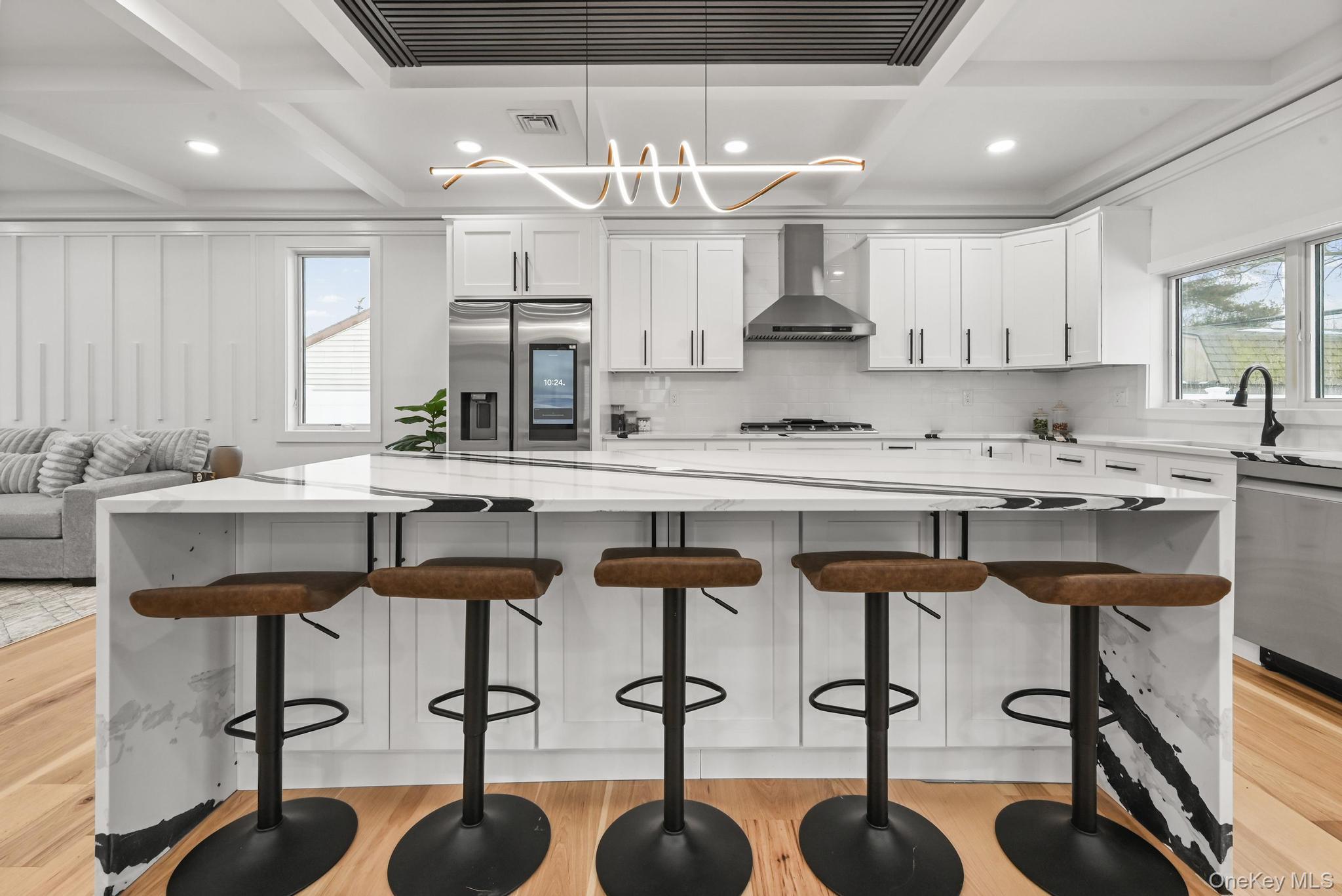 14 Hoover Lane, Bethpage, NY 11714