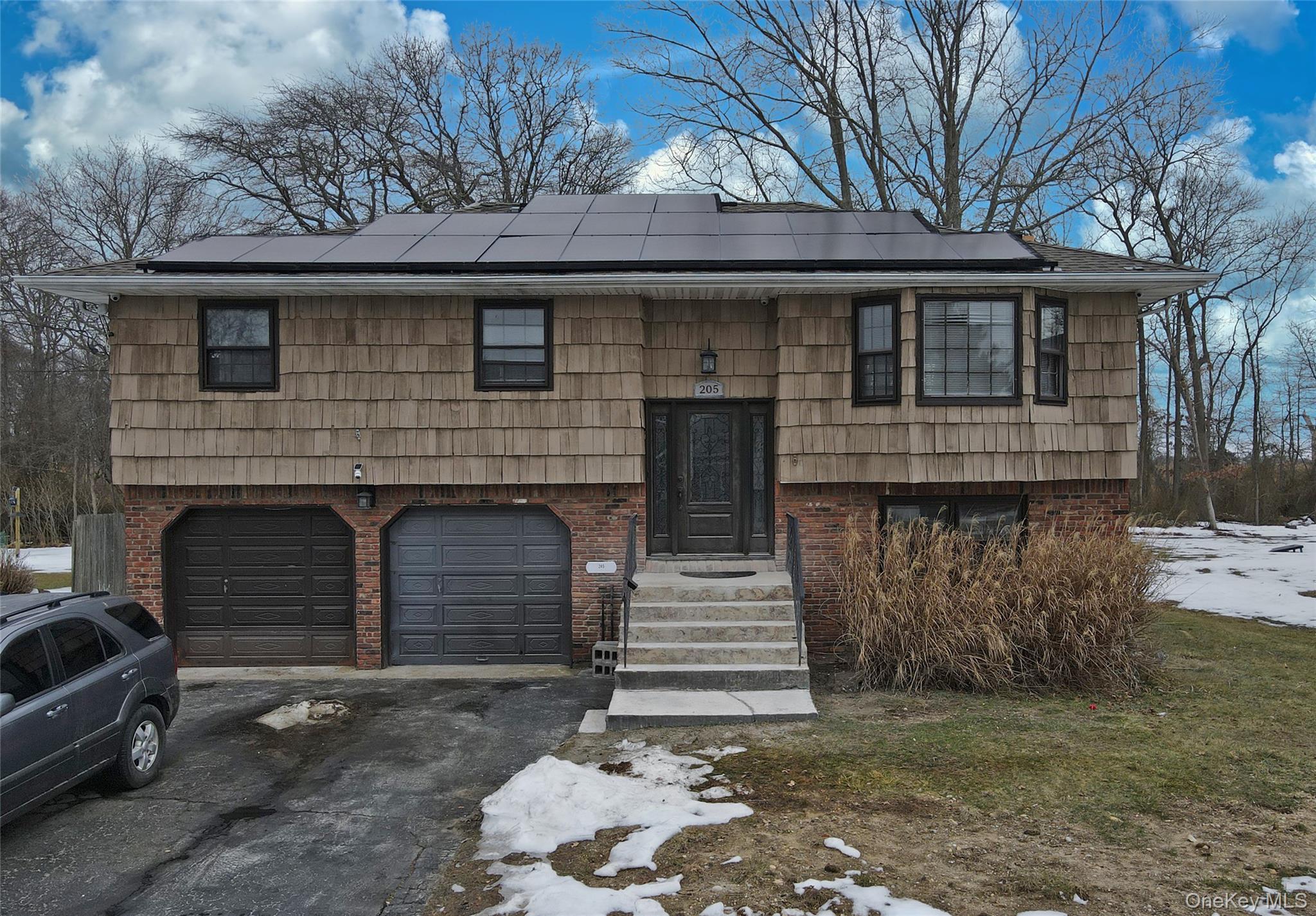 205 Connetquot Road, Oakdale, NY 11769