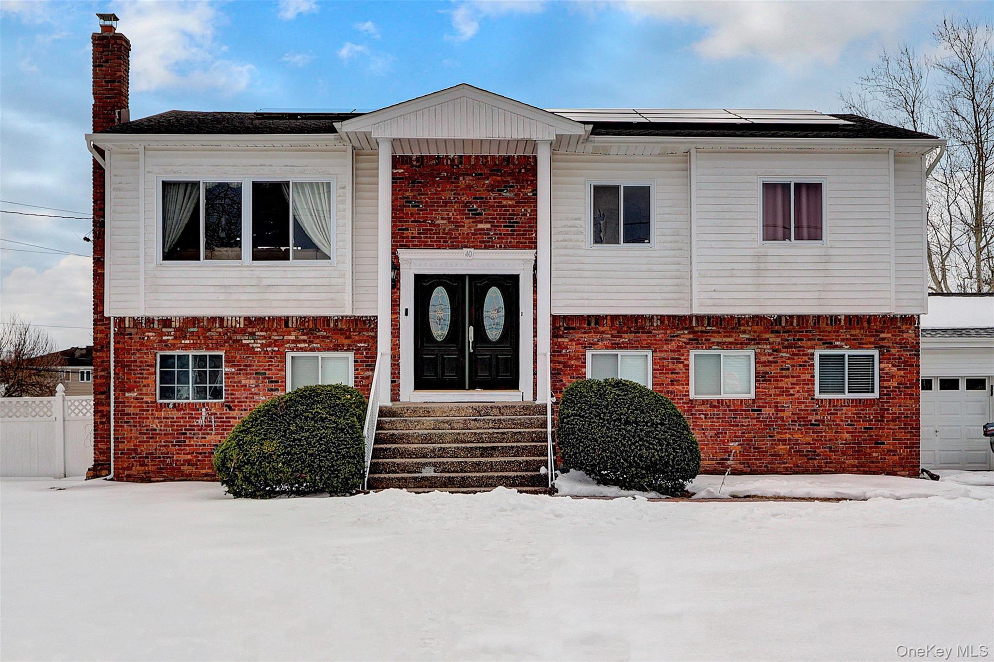 40 Scholar Lane, Commack, NY 11725