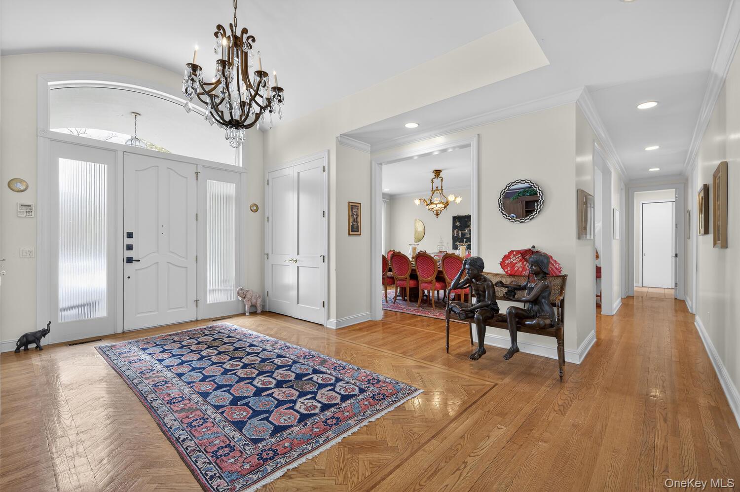 1 Hunting Lane, Old Westbury, NY 11568