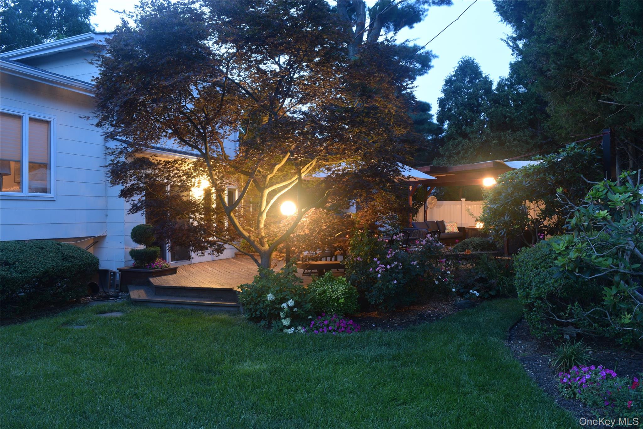 8 Sagamore Way S, Jericho, NY 11753