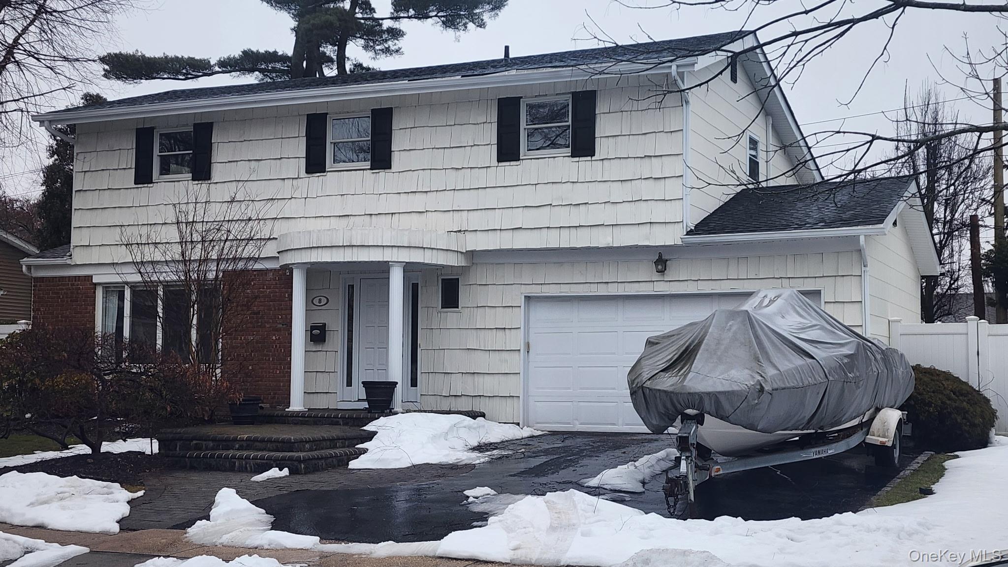 8 Sagamore Way S, Jericho, NY 11753