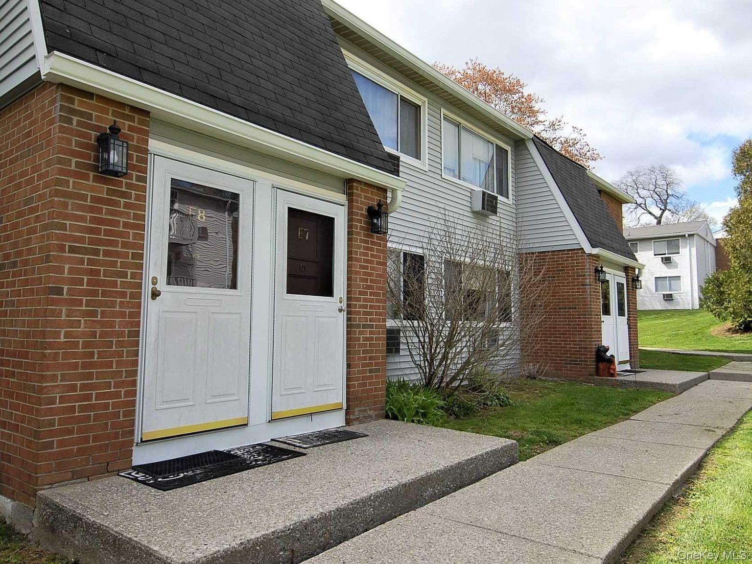 2740 South Road # B7, Poughkeepsie, NY 12601