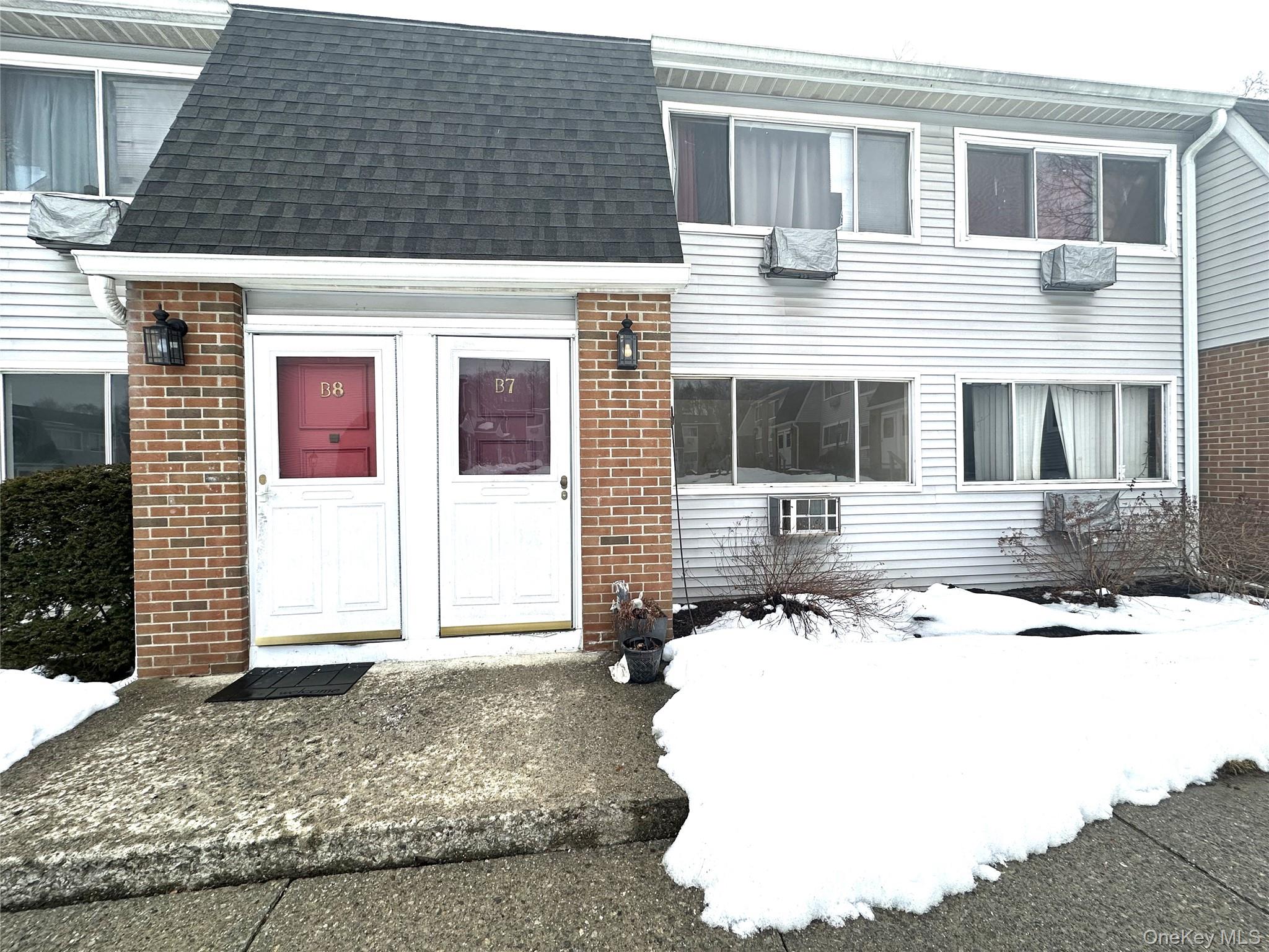 2740 South Road # B7, Poughkeepsie, NY 12601