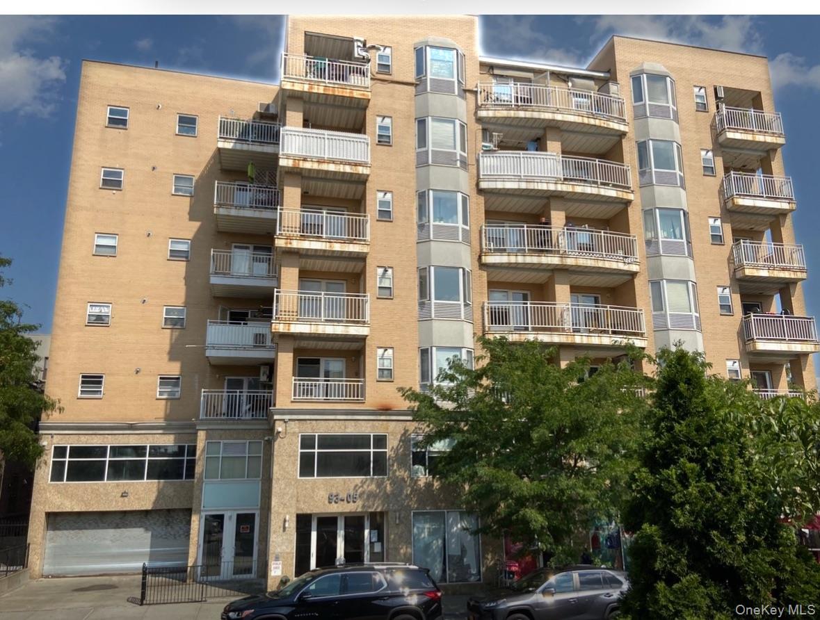 93-05 37th Avenue # 3F, Jackson Heights, NY 11372