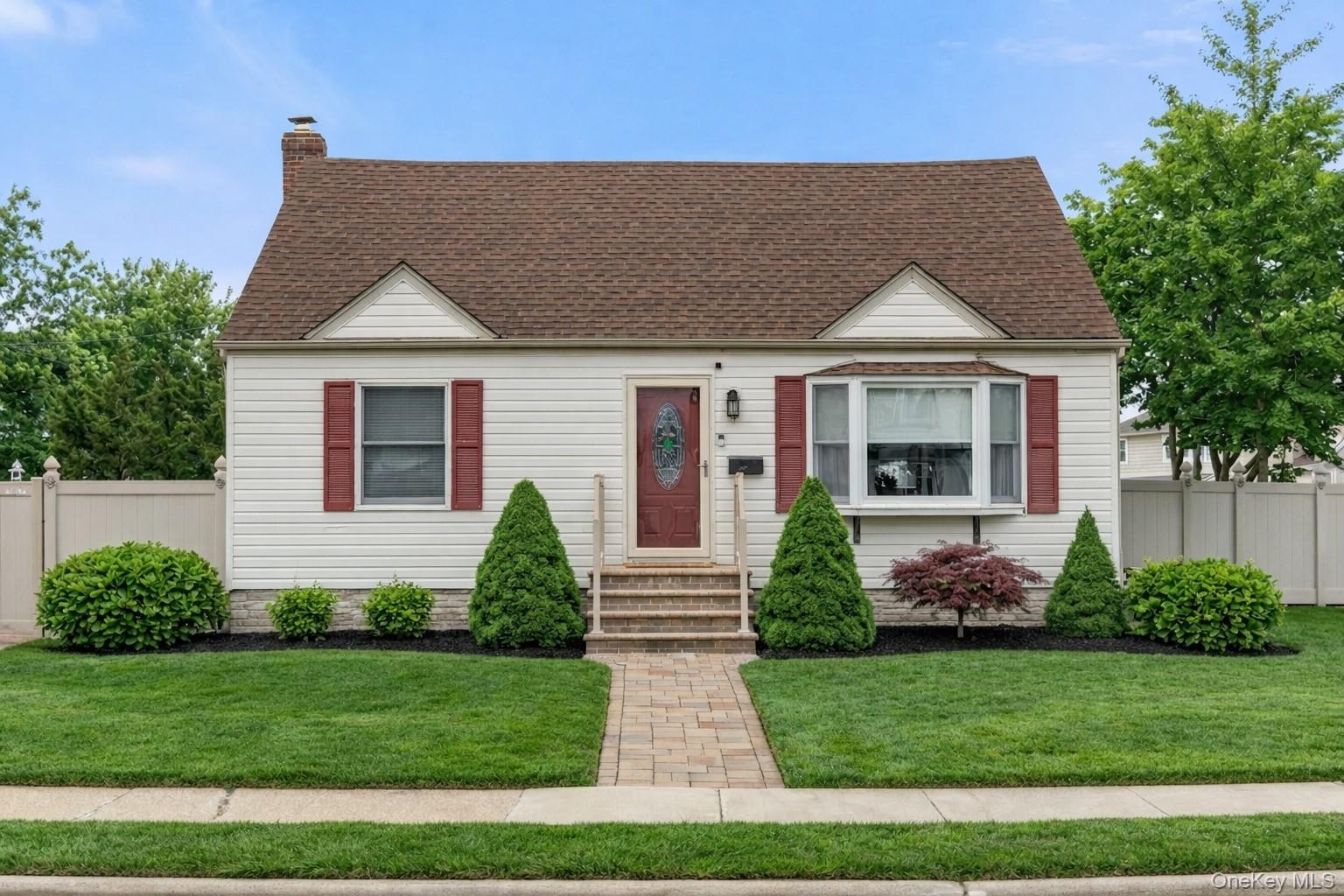 8 Garden Boulevard, Hicksville, NY 11801