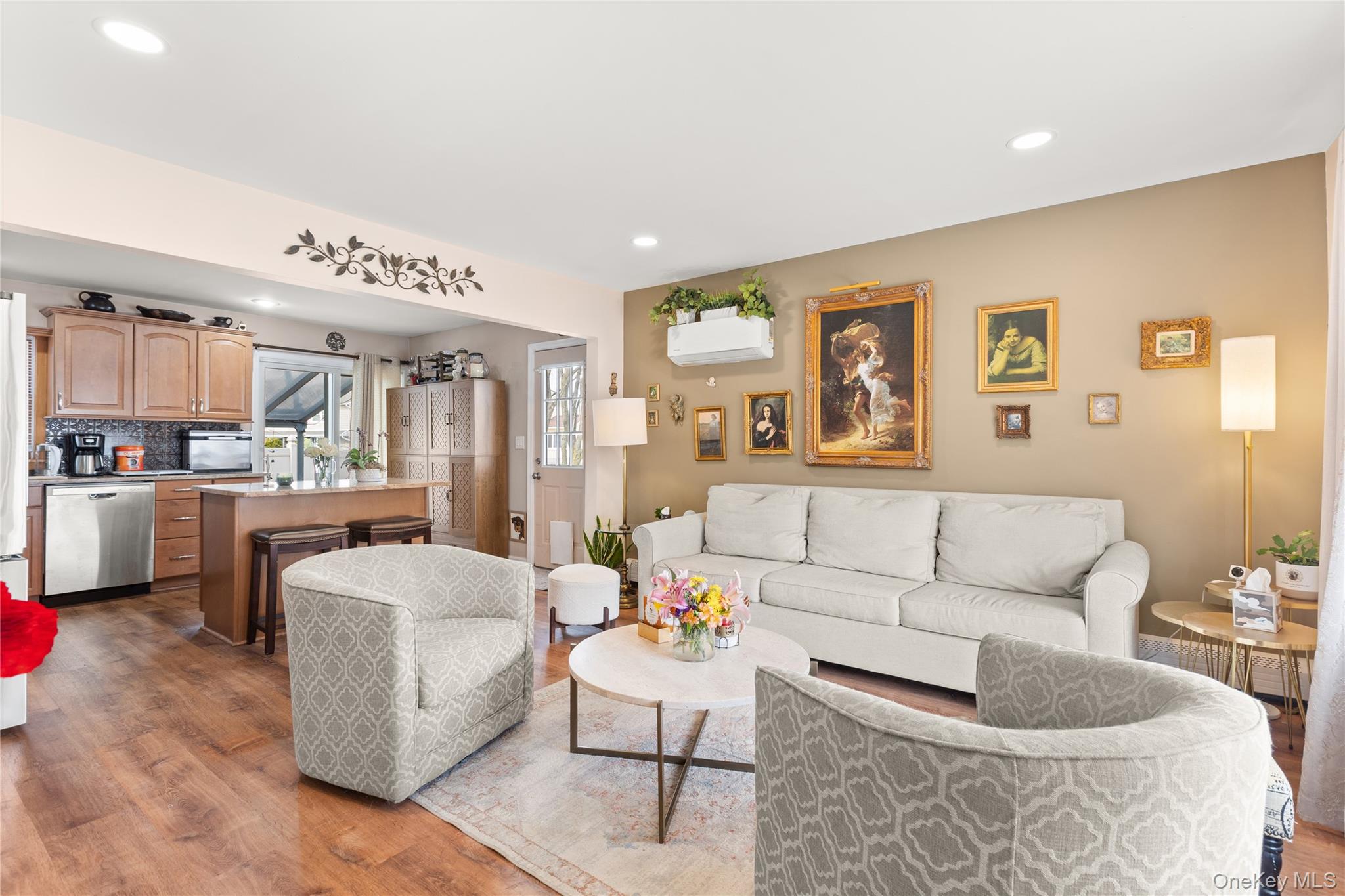 8 Garden Boulevard, Hicksville, NY 11801