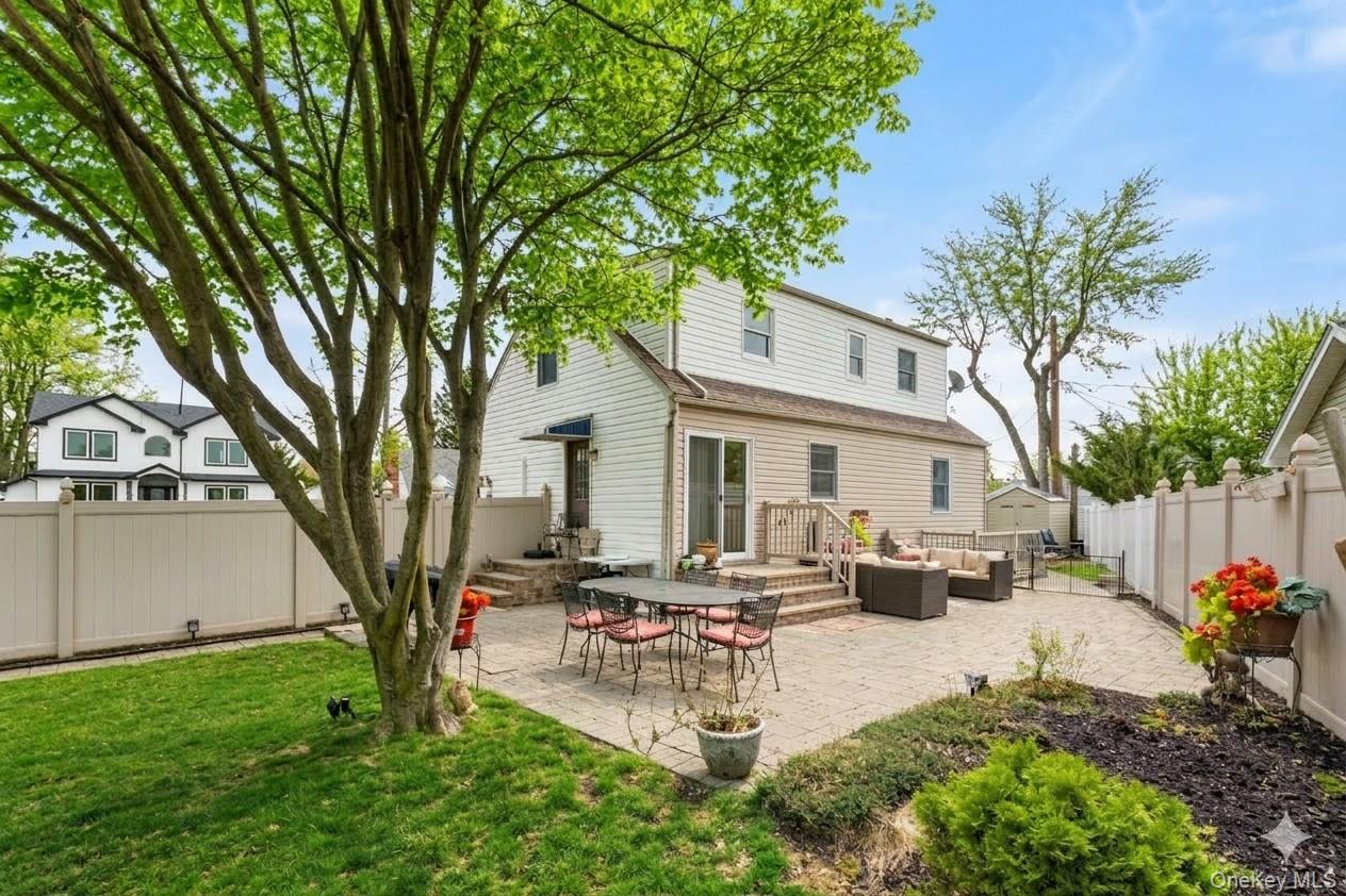 8 Garden Boulevard, Hicksville, NY 11801