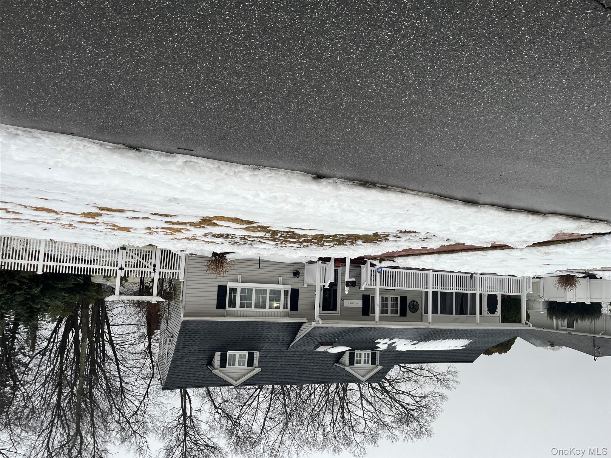 22 Jersey Street, Deer Park, NY 11729