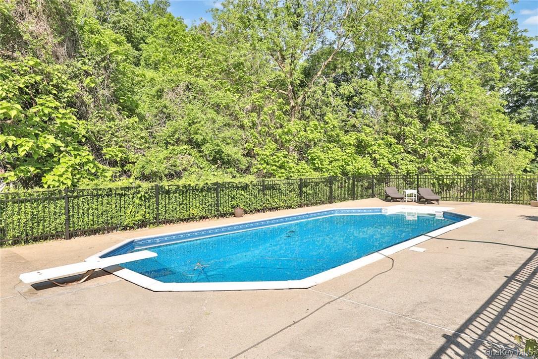 15 Pine Drive, Stony Point, NY 10980