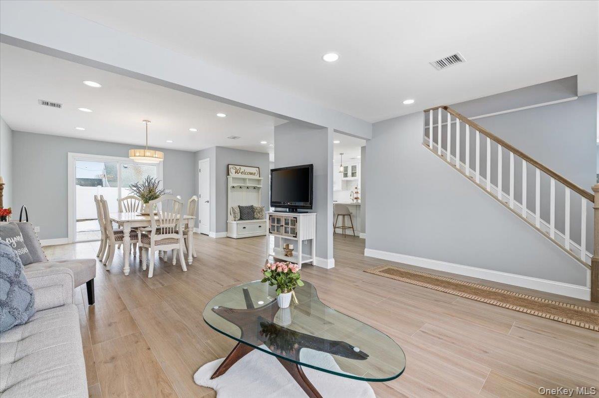 89 Ridge Lane, Levittown, NY 11756