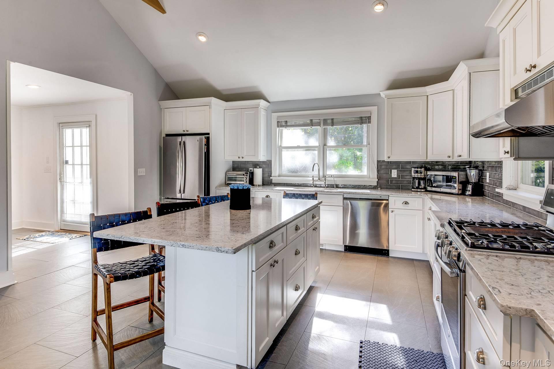 79 Bay View Drive W, Sag Harbor, NY 11963