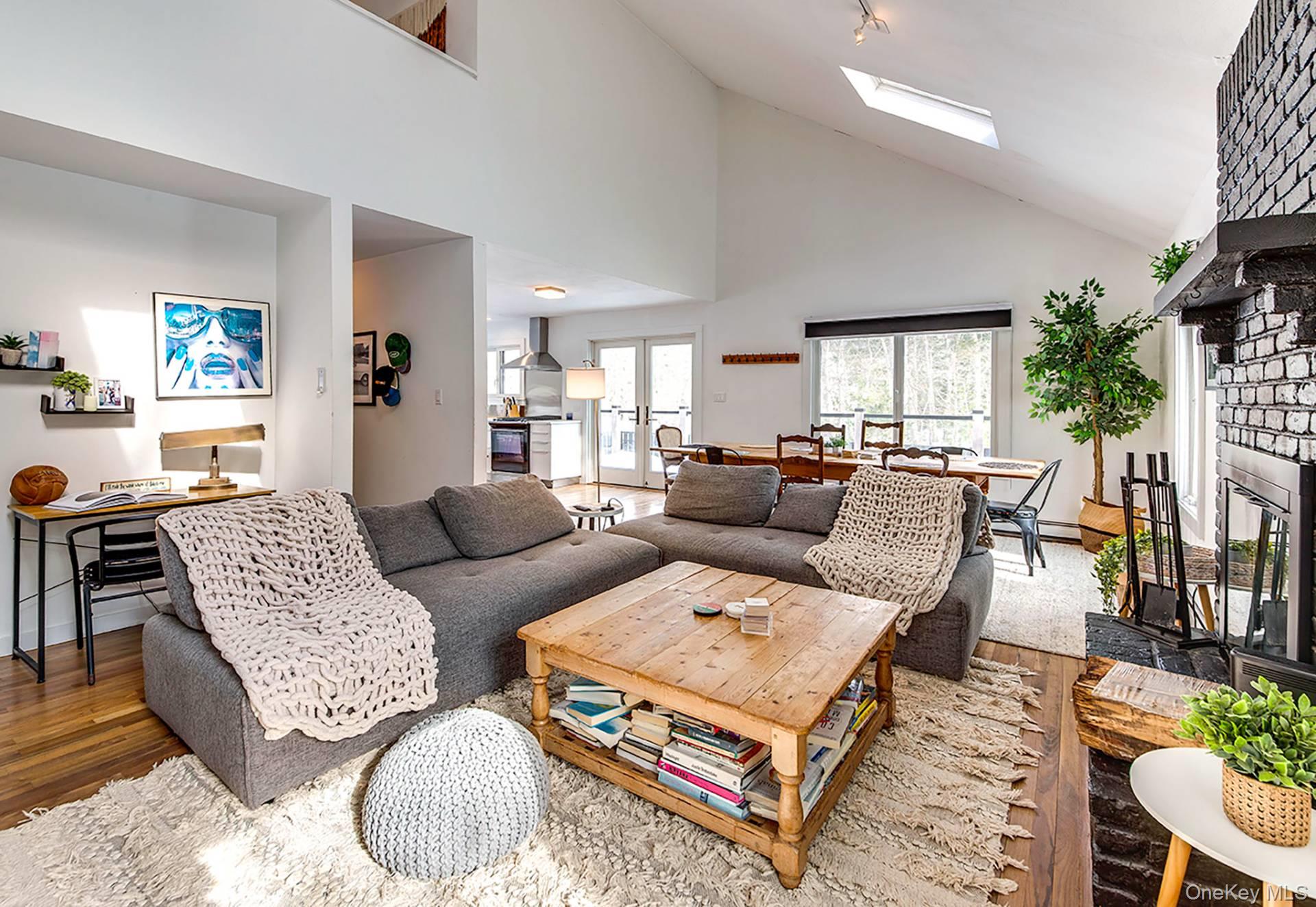 33 Woodbine Drive, East Hampton, NY 11937