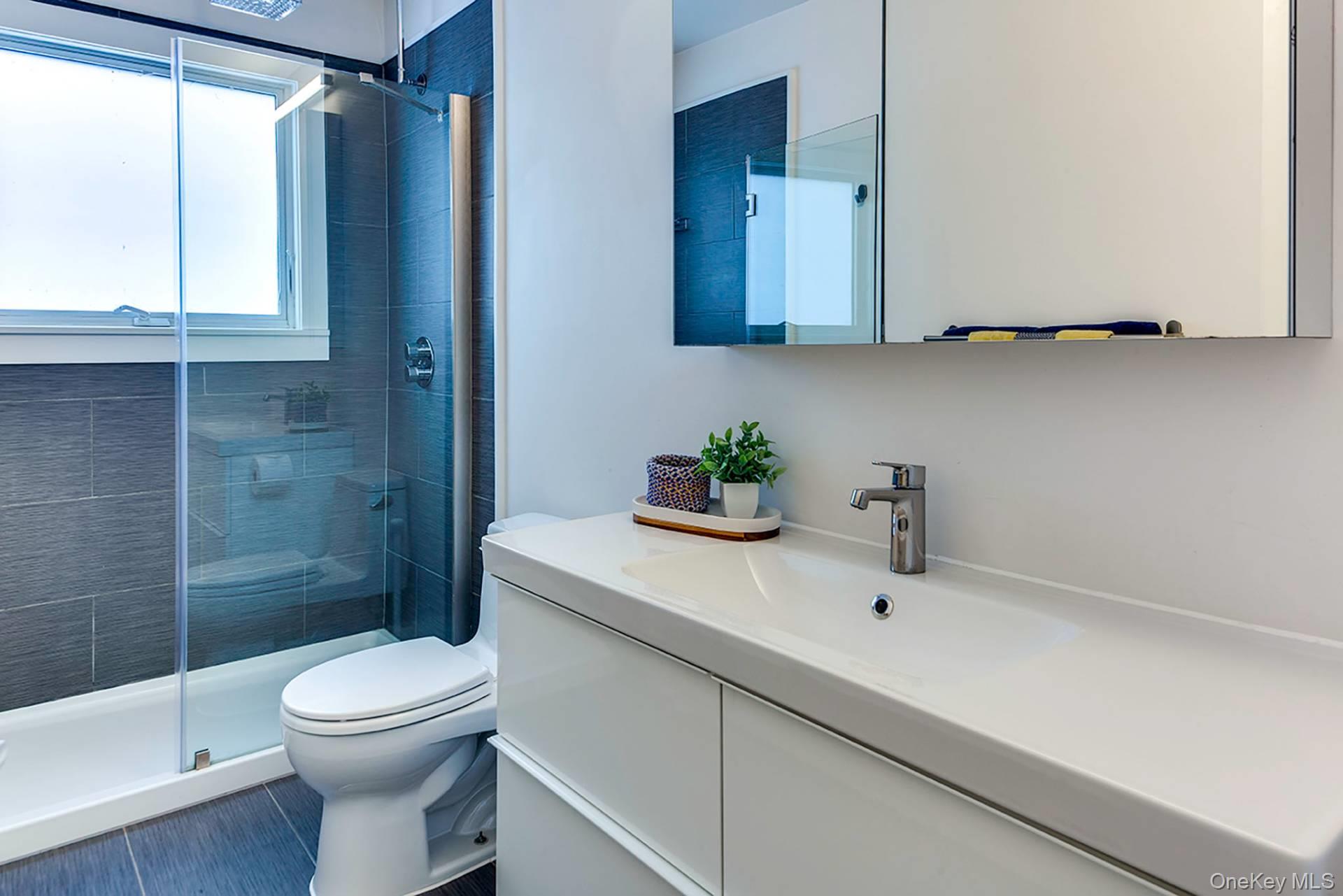 33 Woodbine Drive, East Hampton, NY 11937