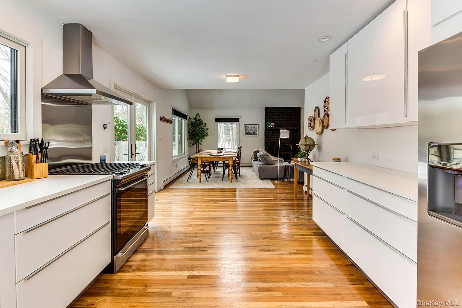 33 Woodbine Drive, East Hampton, NY 11937