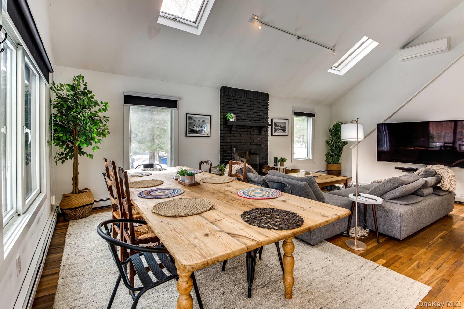 33 Woodbine Drive, East Hampton, NY 11937