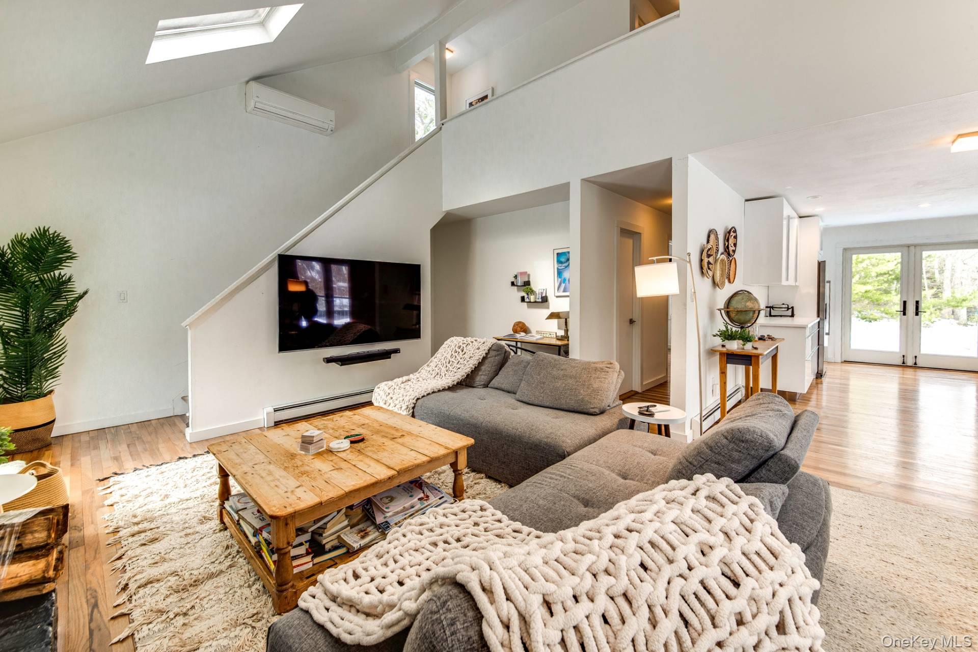 33 Woodbine Drive, East Hampton, NY 11937