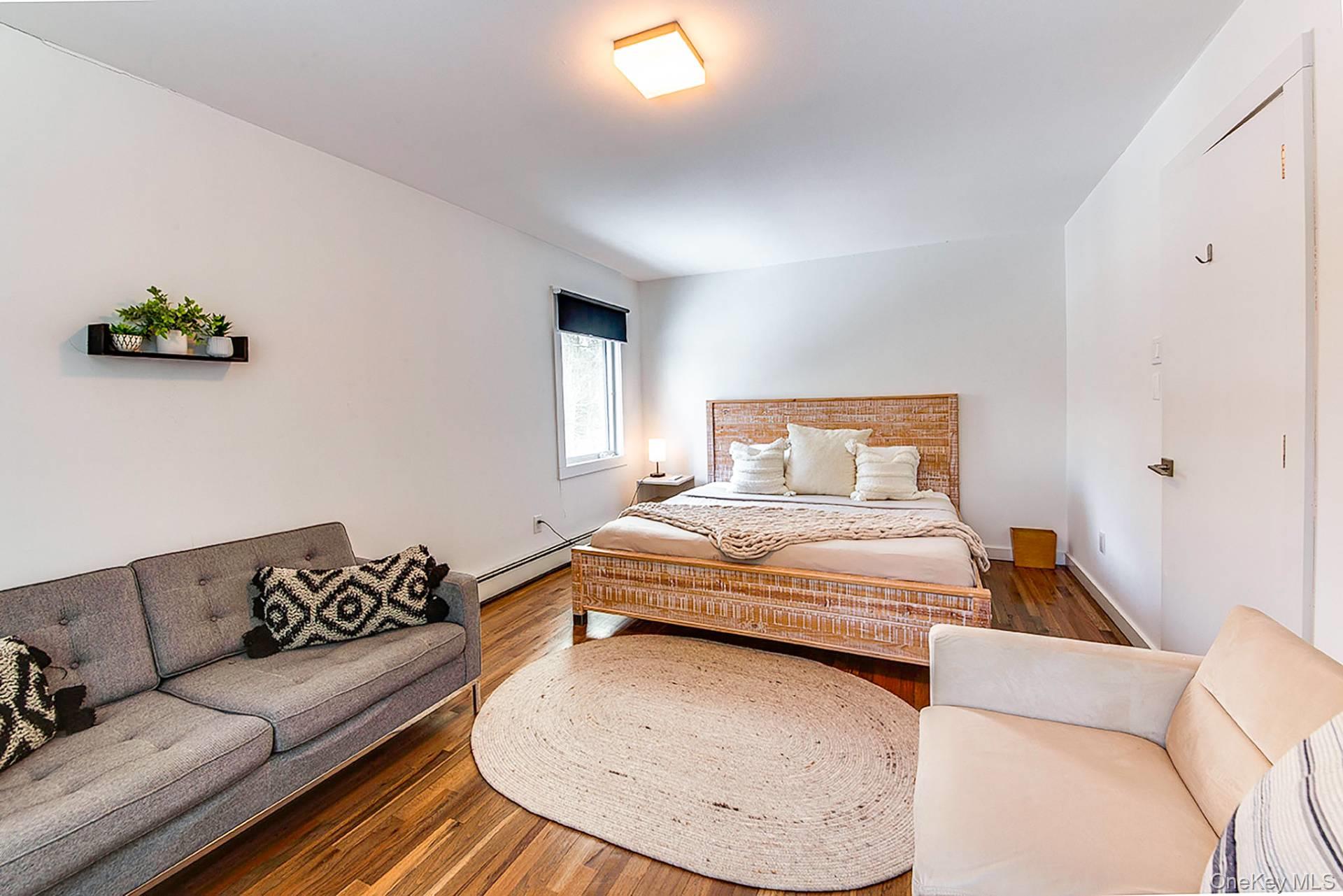 33 Woodbine Drive, East Hampton, NY 11937