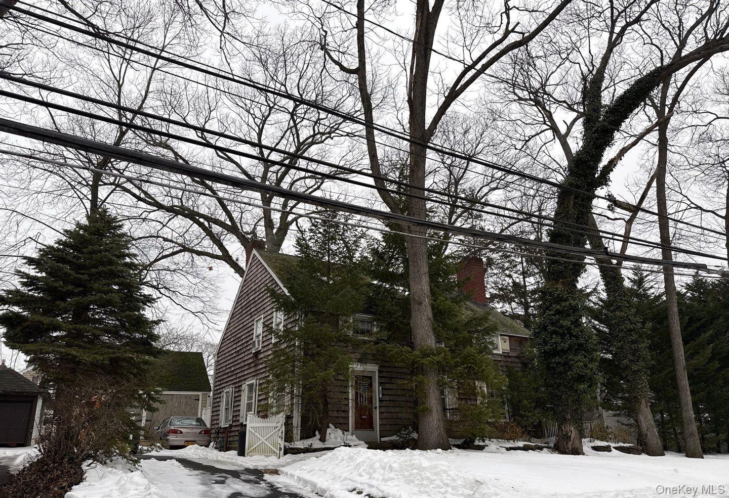 89 Linmouth Road, Malverne, NY 11565