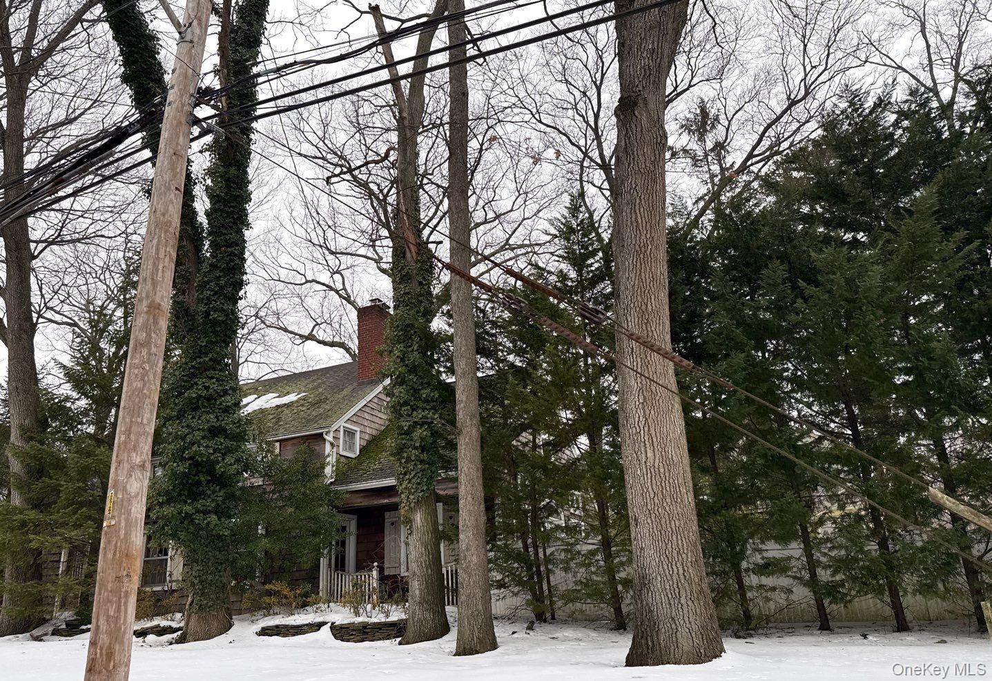 89 Linmouth Road, Malverne, NY 11565