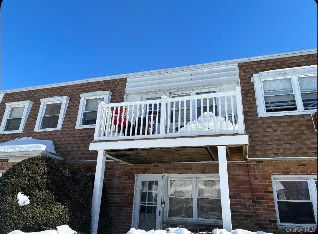 126 Hemlock Drive # 3a, Bay Shore, NY 11706