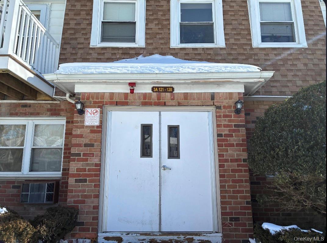 126 Hemlock Drive # 3a, Bay Shore, NY 11706