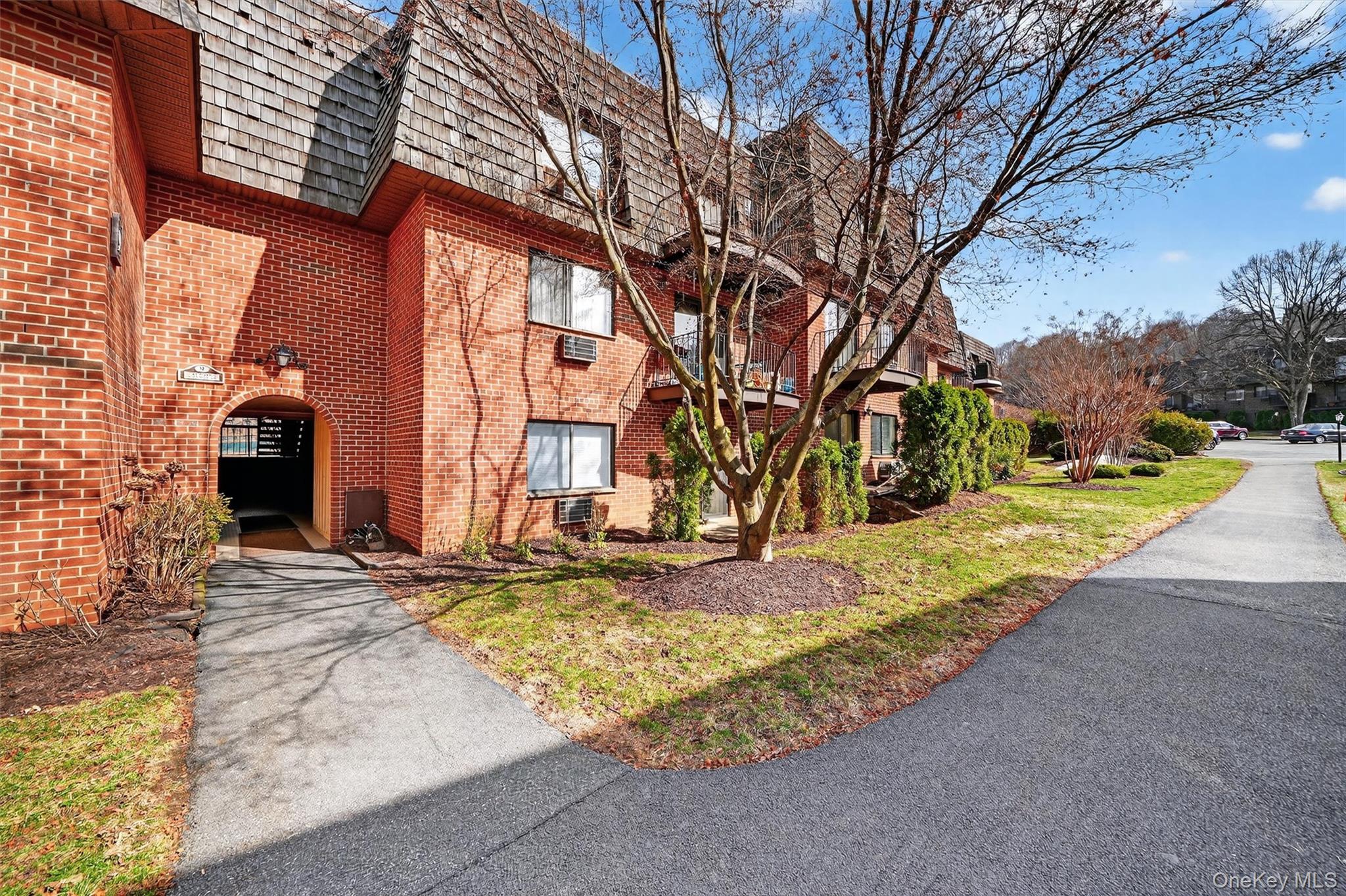 9 Briarcliff Drive S # 16, Ossining, NY 10562