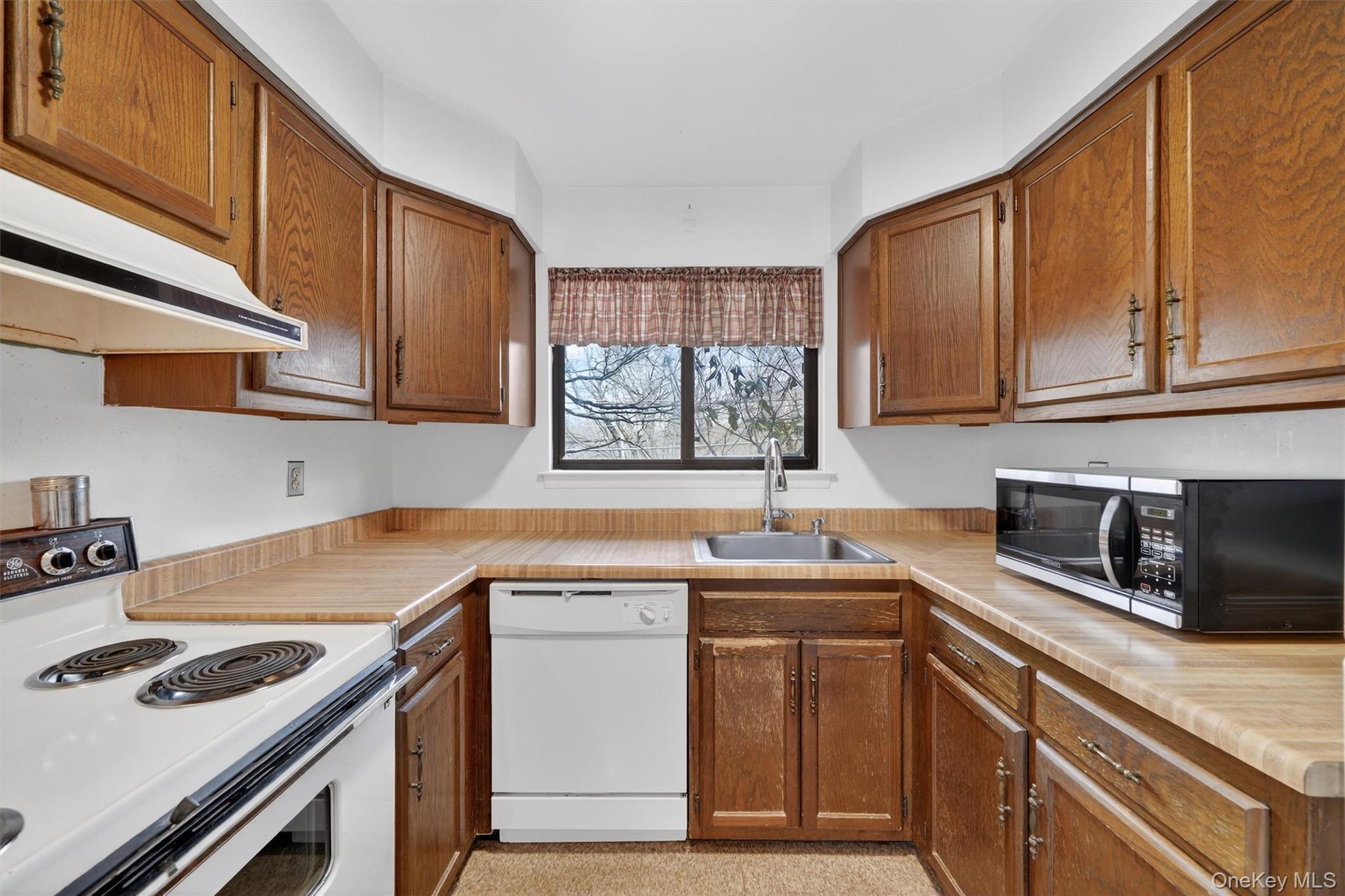 9 Briarcliff Drive S # 16, Ossining, NY 10562