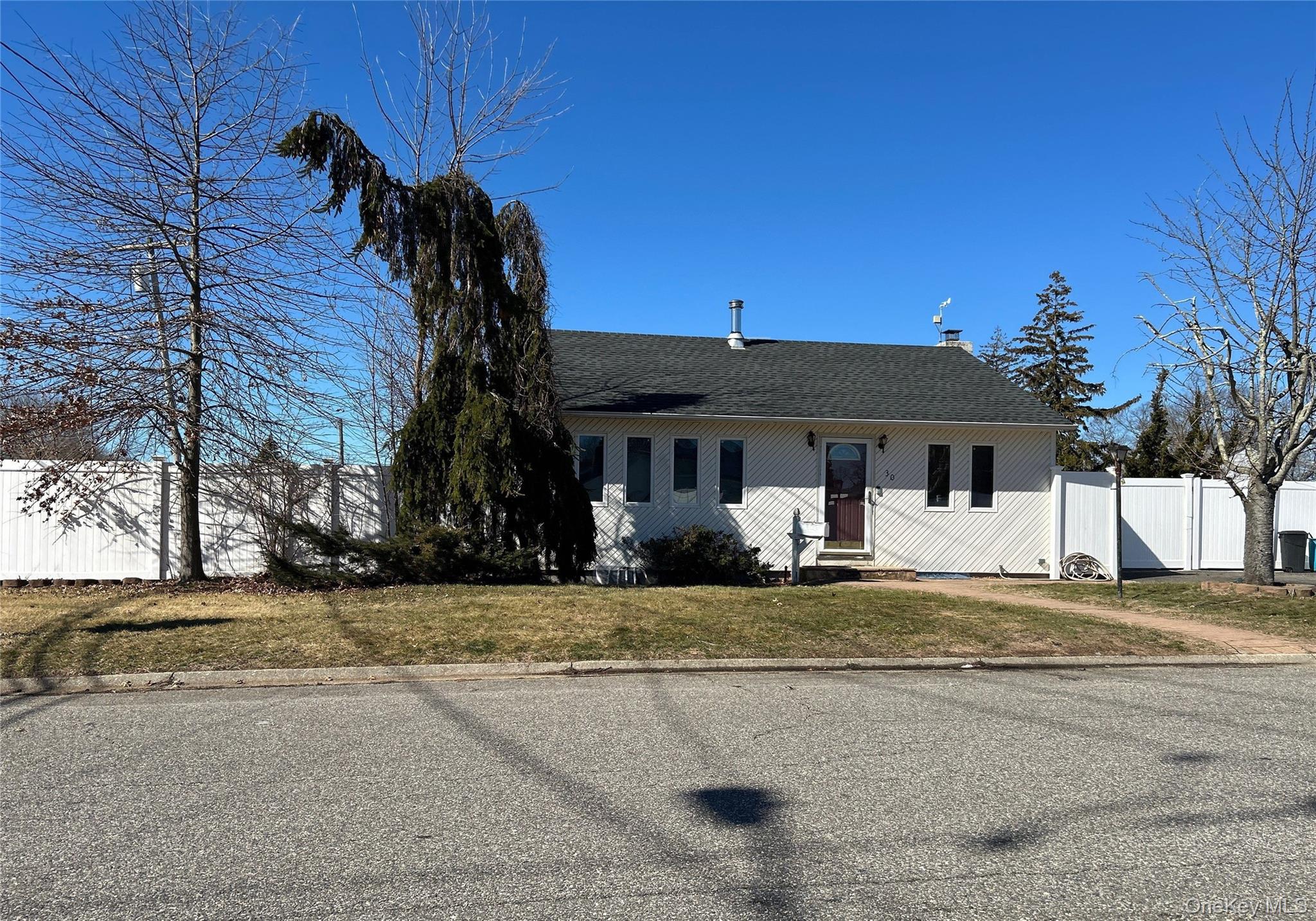 30 Jenkins Avenue, North Babylon, NY 11703