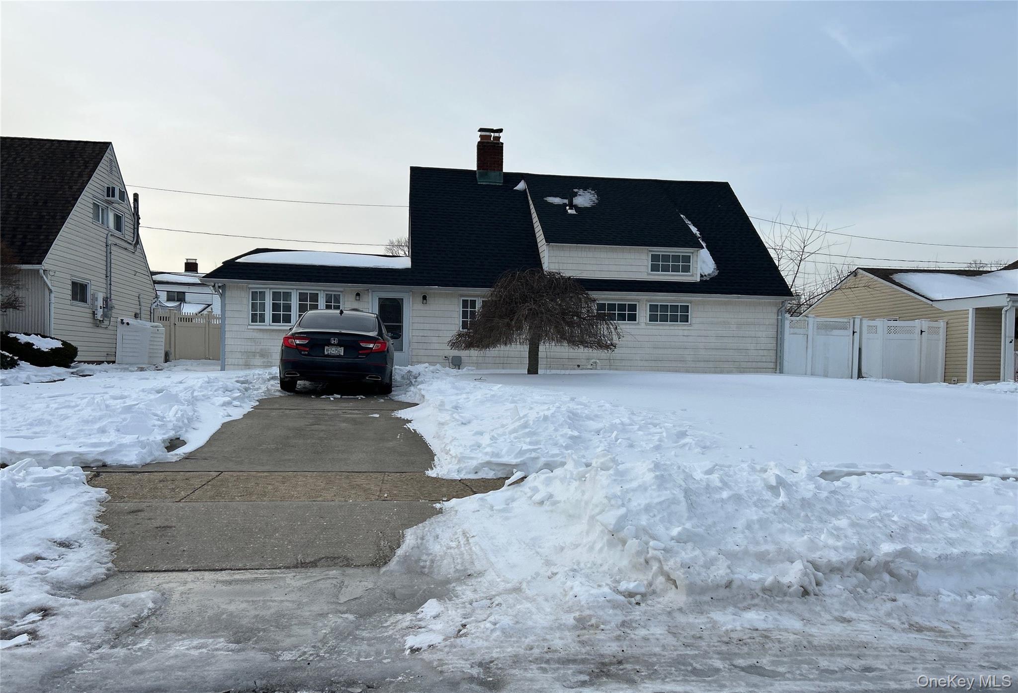 12 Wisteria Lane, Wantagh, NY 11793