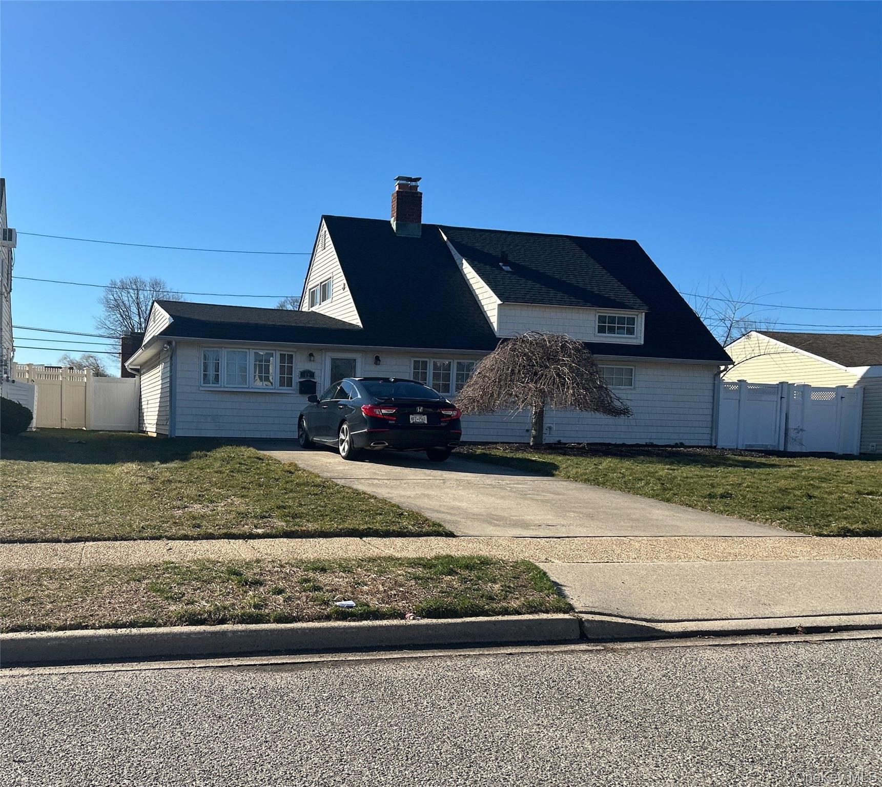 12 Wisteria Lane, Wantagh, NY 11793