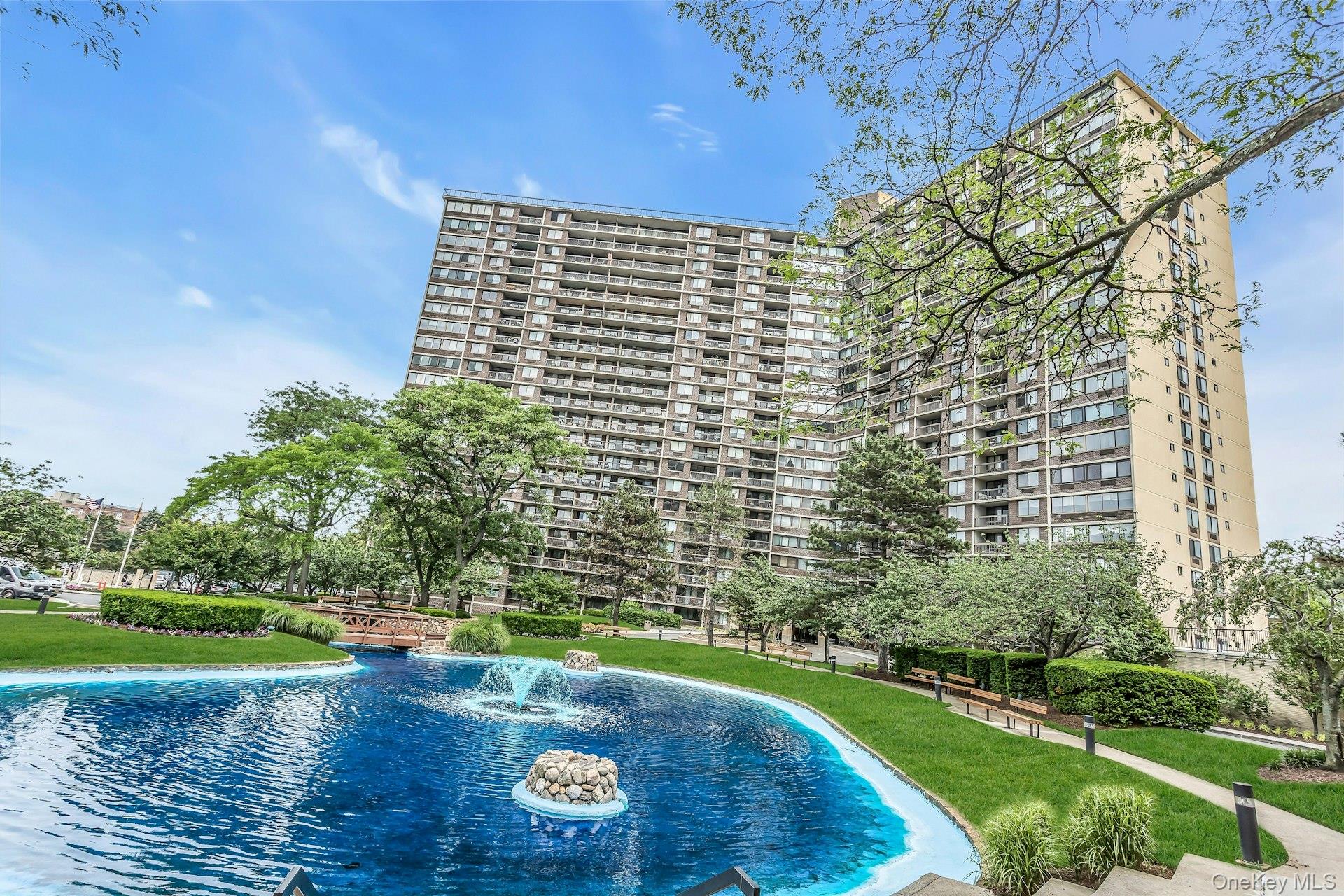 2 Bay Club # 11 F, Bayside, NY 11360