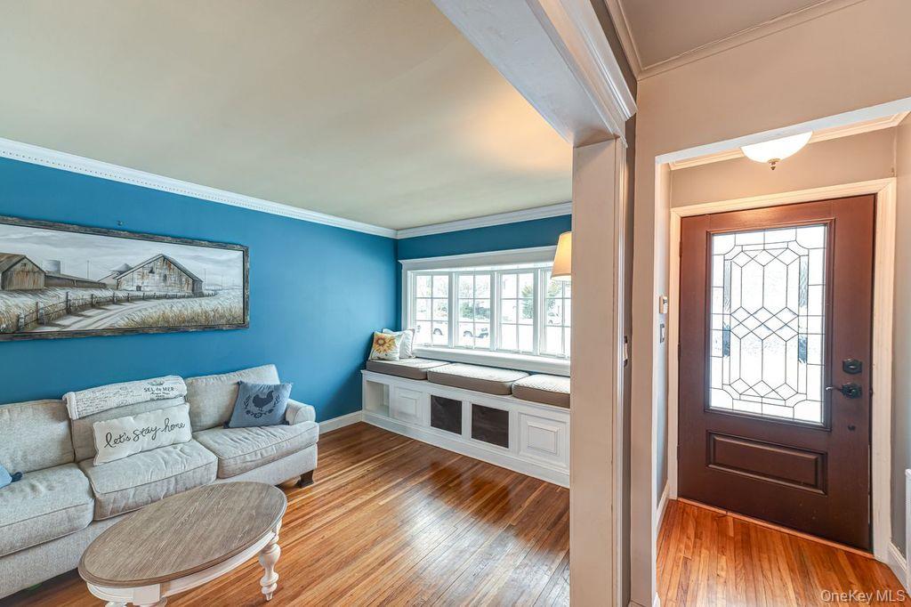 4 Hollyberry Road, Plainview, NY 11803