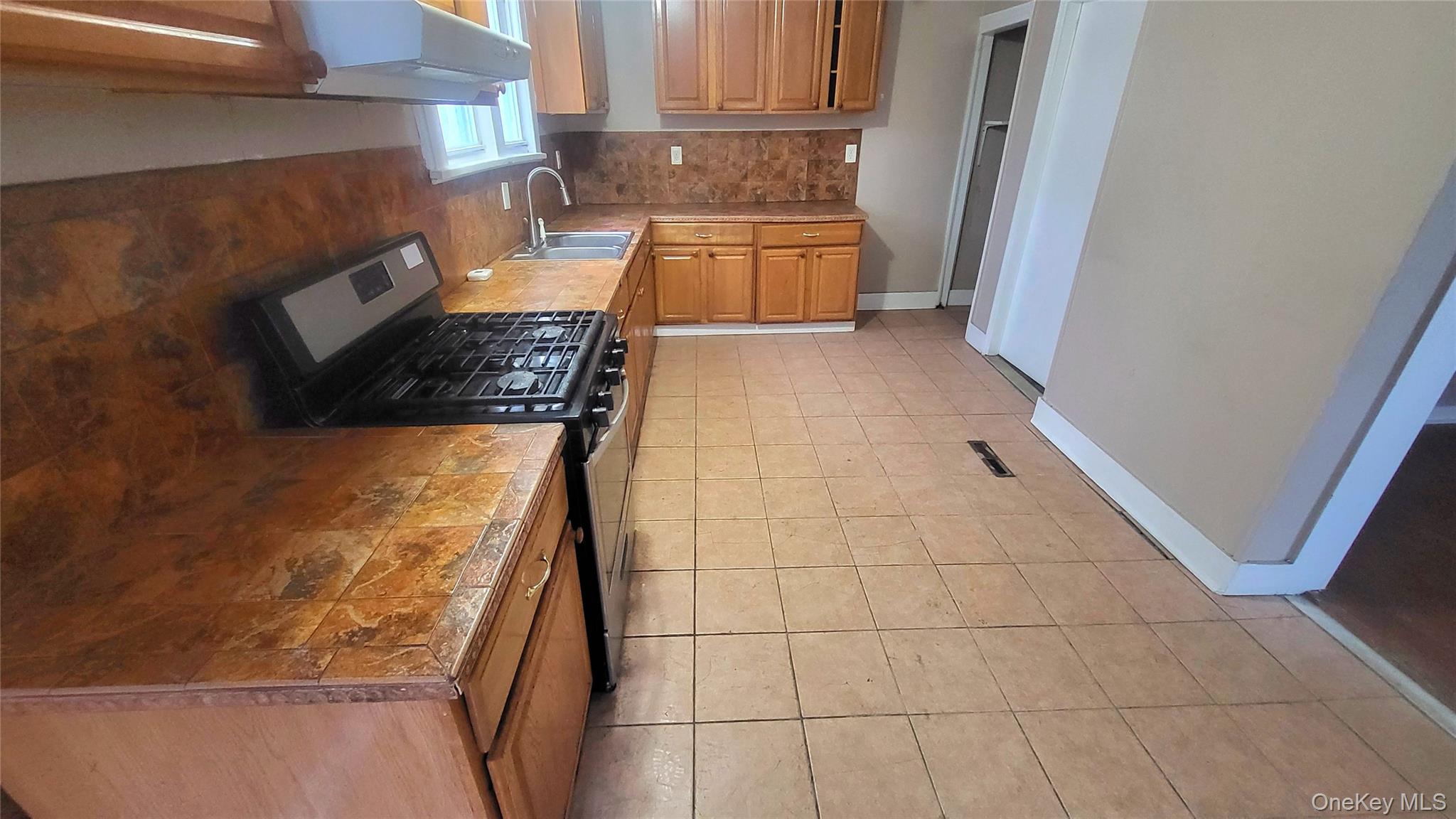 62 Catharine St, Poughkeepsie, NY 12601