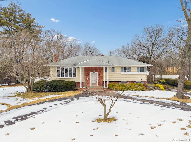 14 Jeffrey Lane, Great Neck, NY 11020