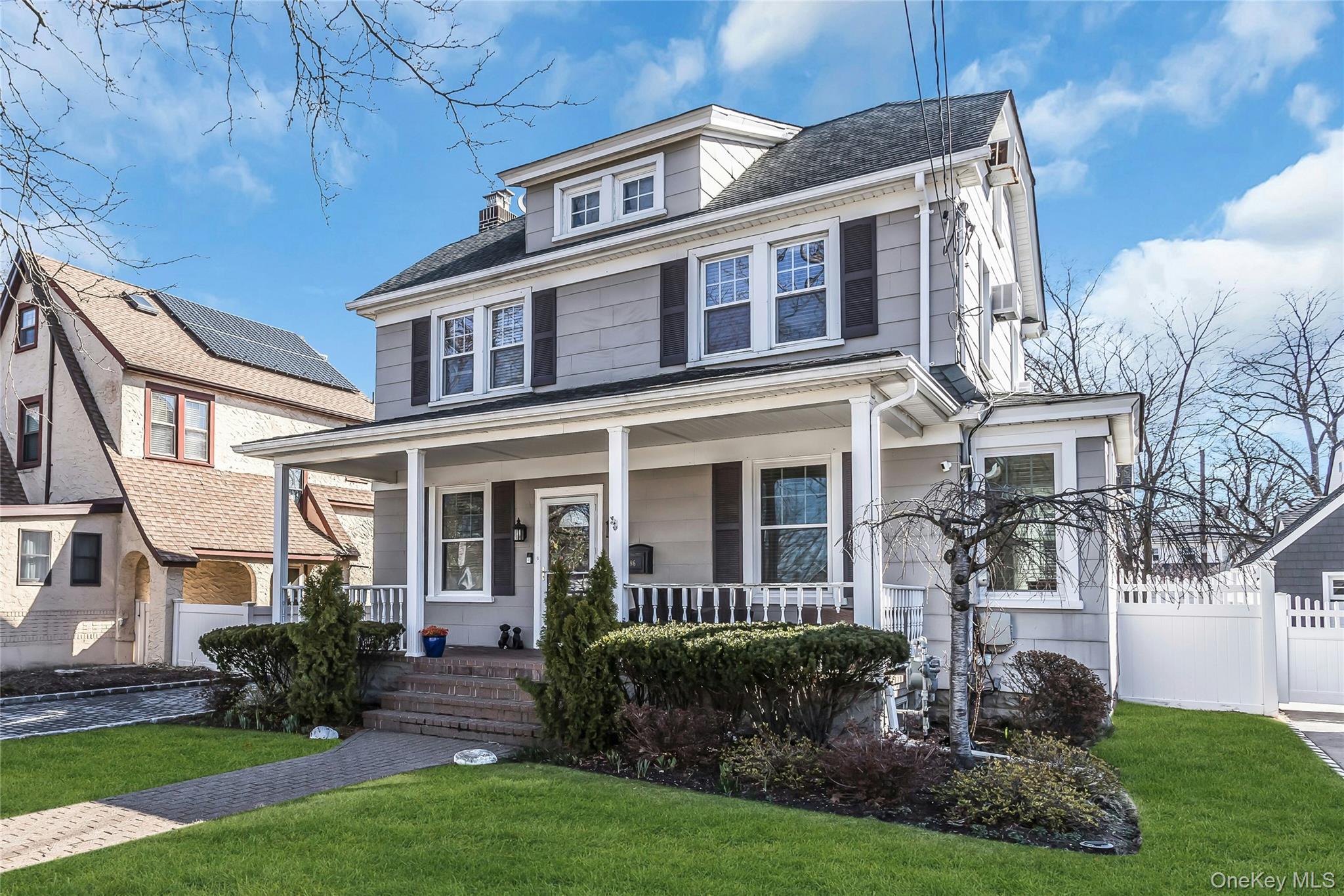 86 Taft Avenue, Lynbrook, NY 11563