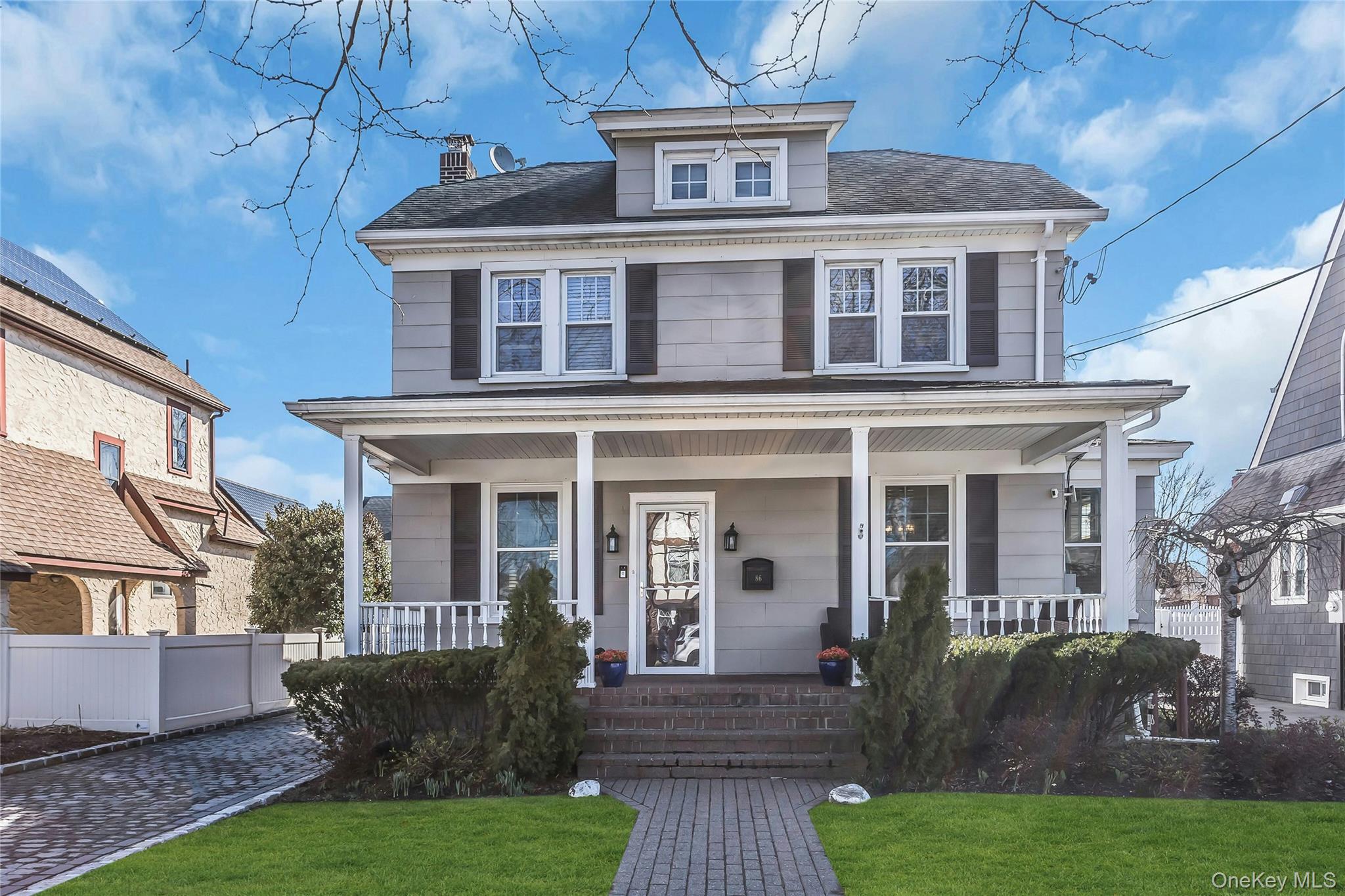 86 Taft Avenue, Lynbrook, NY 11563