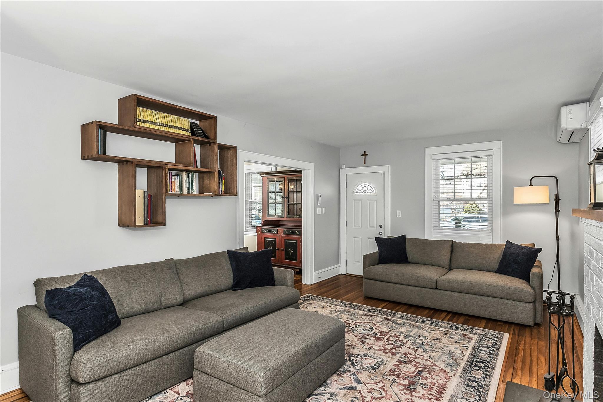 86 Taft Avenue, Lynbrook, NY 11563