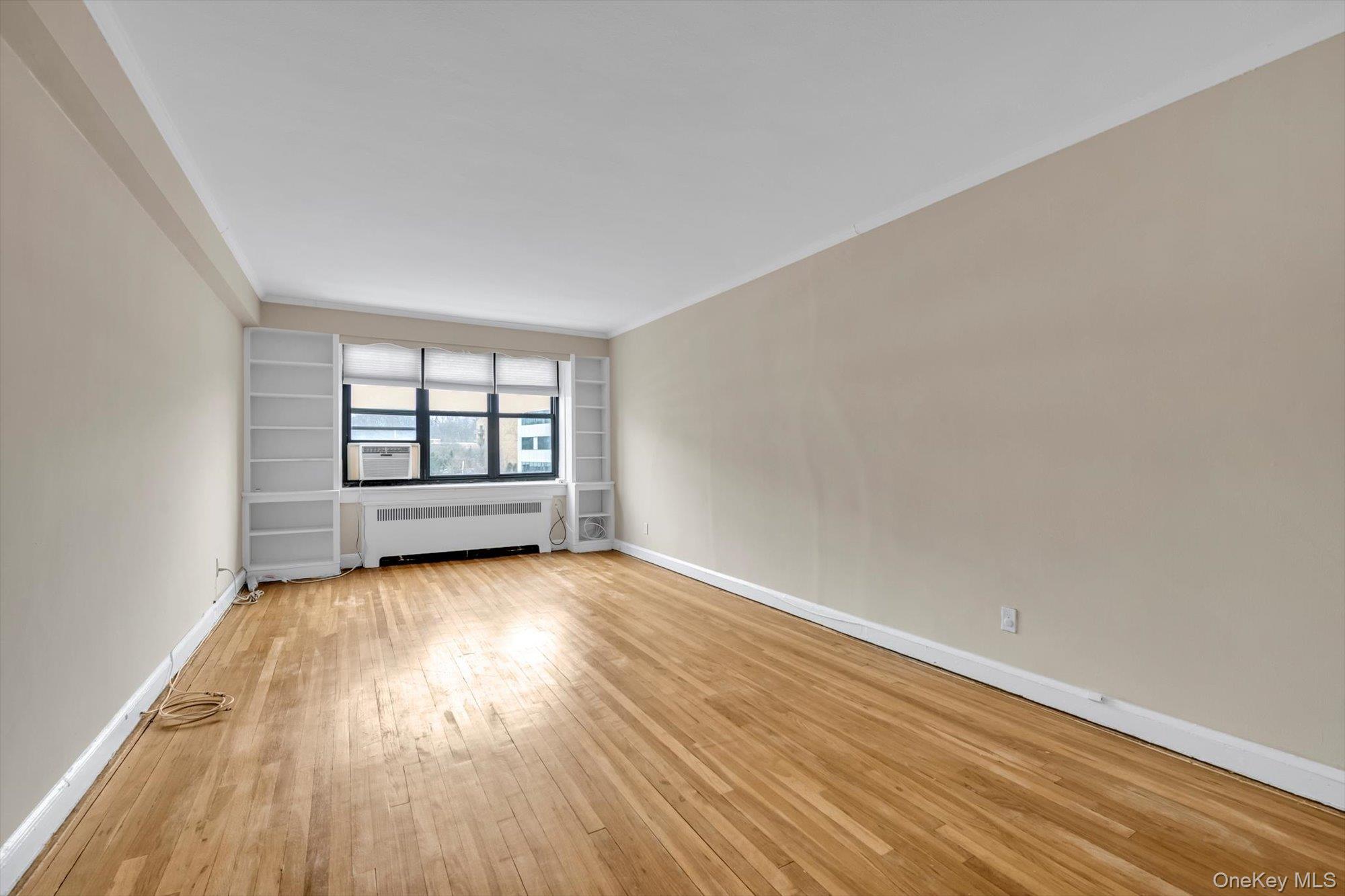 2 Townhouse Place # 3N, Great Neck, NY 11021